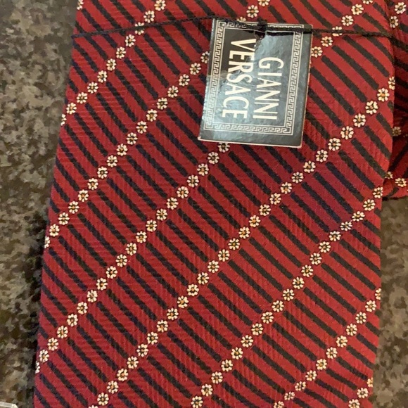 Versace tie - Picture 8 of 8